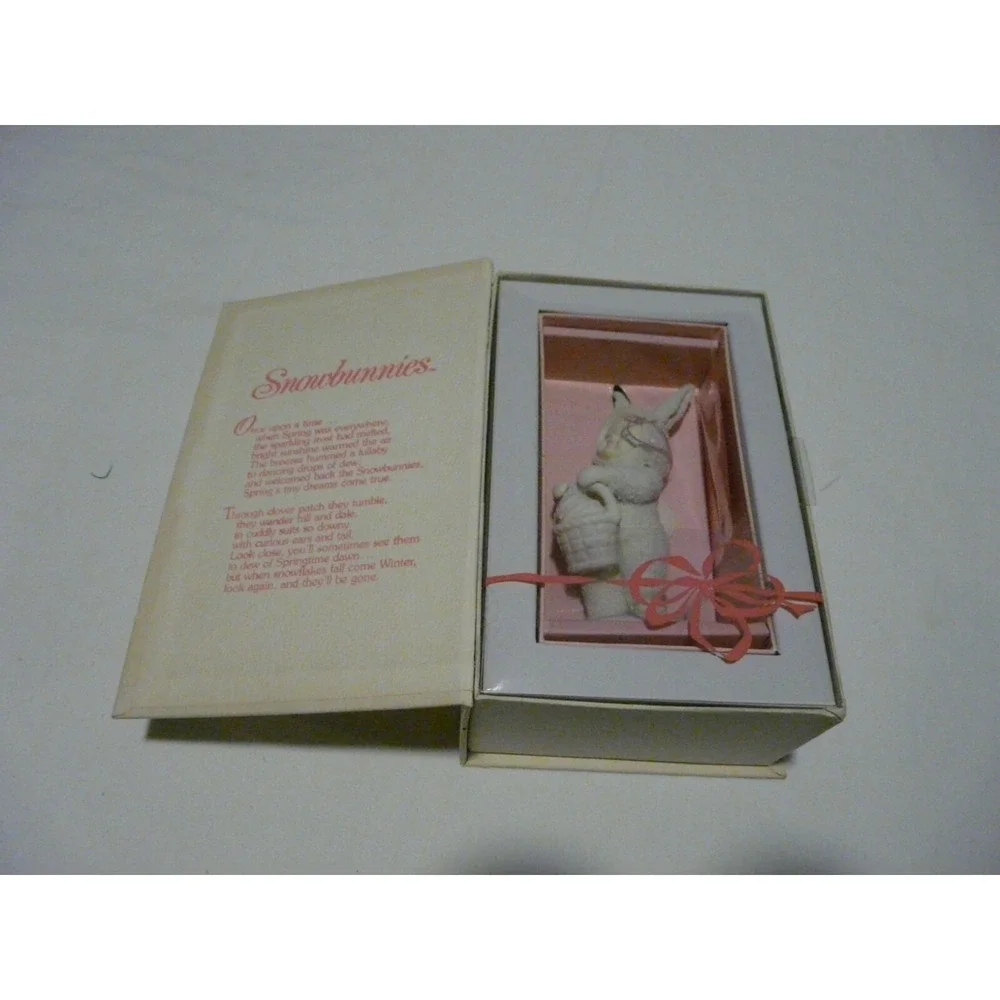 Stories of the Snowbunnies A Tisket A‎ Tasket Department 56 Easter Springtime